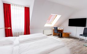 Airport Hotel Dresden 4*